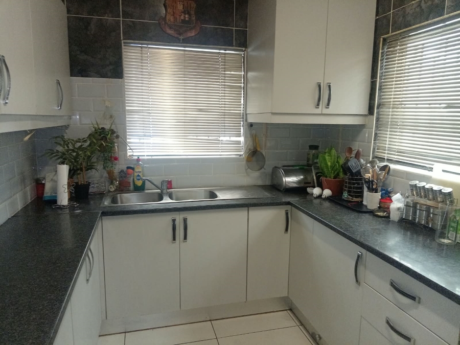 3 Bedroom Property for Sale in Westridge Western Cape
